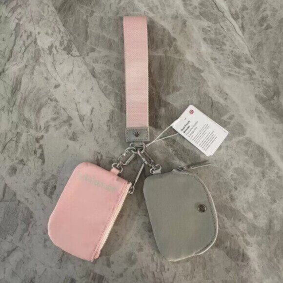 Brand new with tags Lululemon dual pouch keychain - Picture 1 of 1